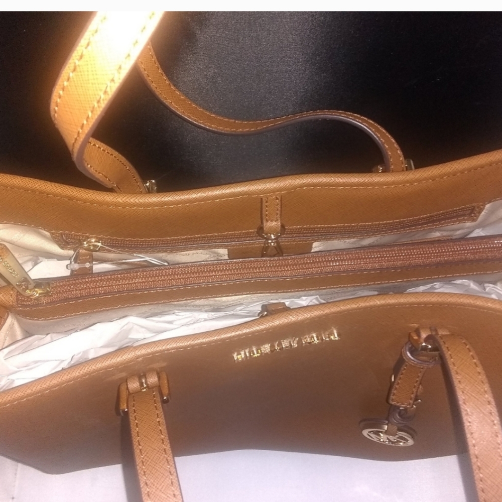 Michael kors MK Jet Set EW EX Large Saffiano leather handbag East West Travel - Picture 10 of 10